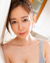 篠田ゆう Yu Shinoda