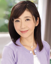 菊市桃子 Momoko Kikuichi